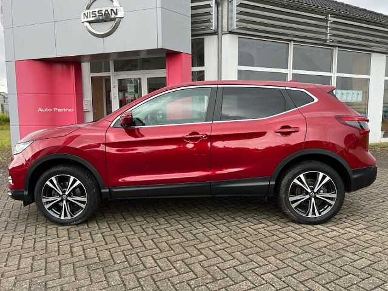 Nissan Qashqai 1.3 DIG-T 6MT N-CONNECTA AHK