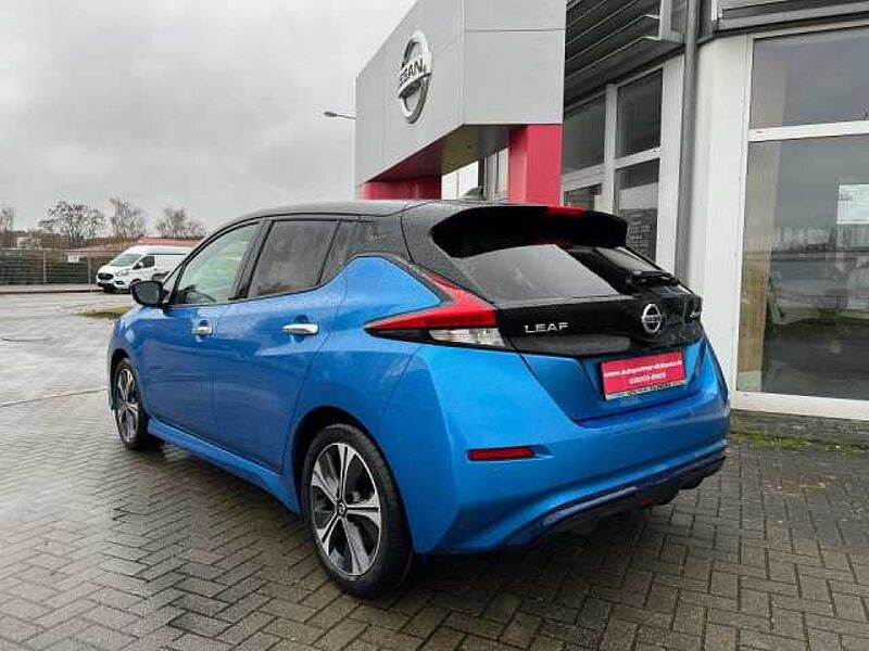 Nissan LEAF 40kWh 150PS LEAF10 OPTION Blau/Schwarz