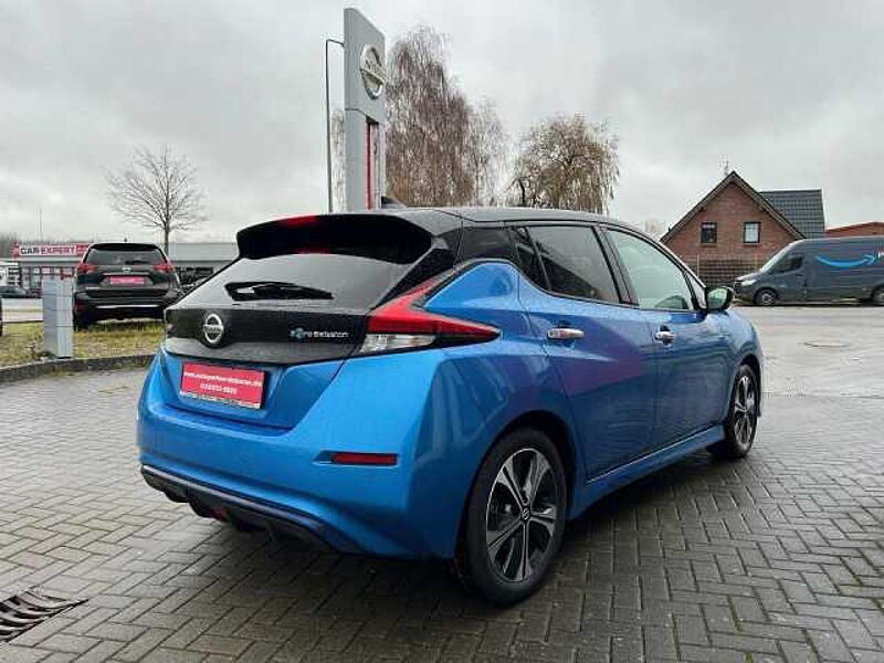 Nissan LEAF 40kWh 150PS LEAF10 OPTION Blau/Schwarz