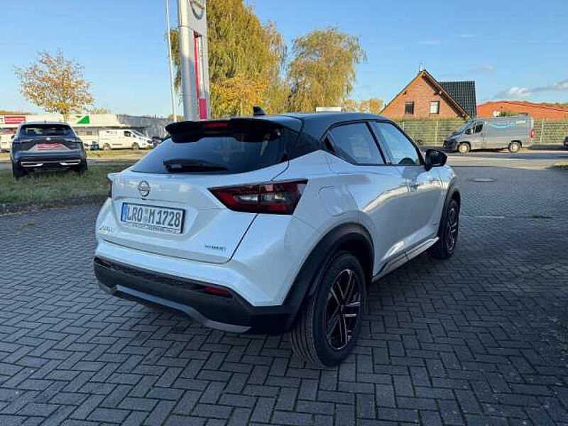 Nissan JUKE 1.6 HYBRID 143PS 4AMT N-CONNECTA Tech ProPILOT Winter II BFS 2 Farben