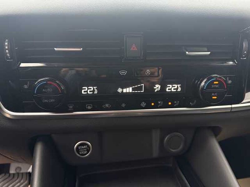 Nissan QASHQAI 1.3 DIG-T 158PS Xtronic N-CONNECTA WINTER TECH