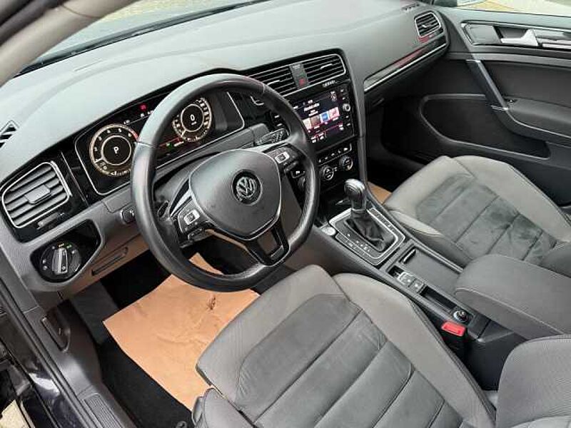 Volkswagen Golf VII Variant 1.5 TSI Highline BlueMotion