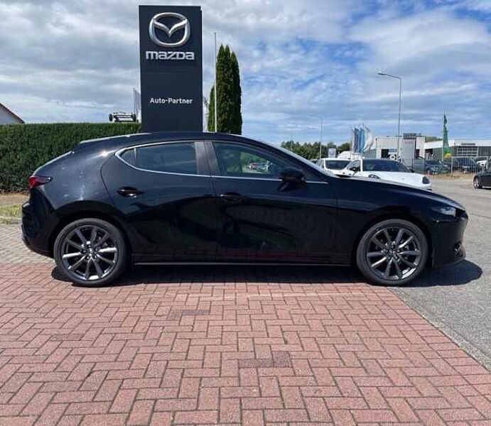 Mazda M3 SKYACTIV-G 2.0 M Hybrid 6GS SELECTION PRE-P